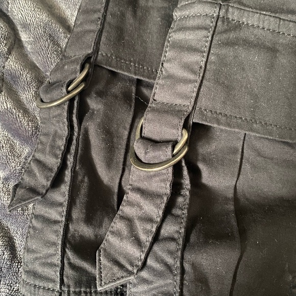 Black garage cargo pants with pockets and zipper double closed. Tighter cuffs. - Picture 4 of 6